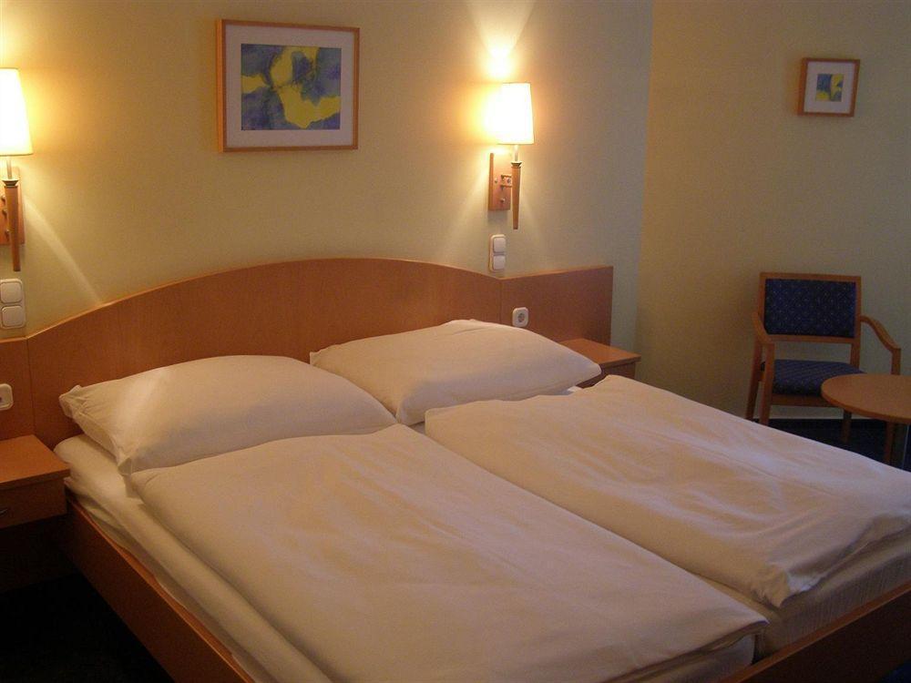 Corvin Sissi Wing Hotel