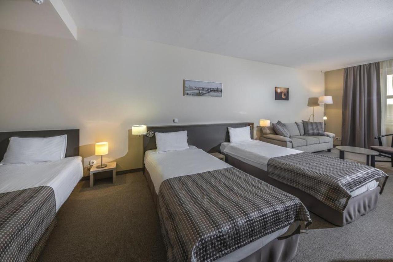 Corvin Sissi Wing Hotel 3*