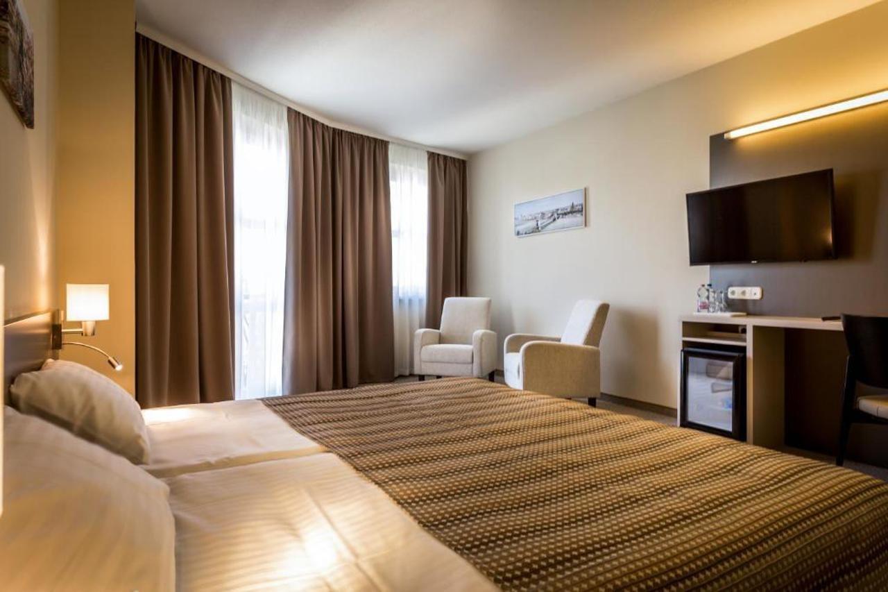Corvin Sissi Wing Hotel