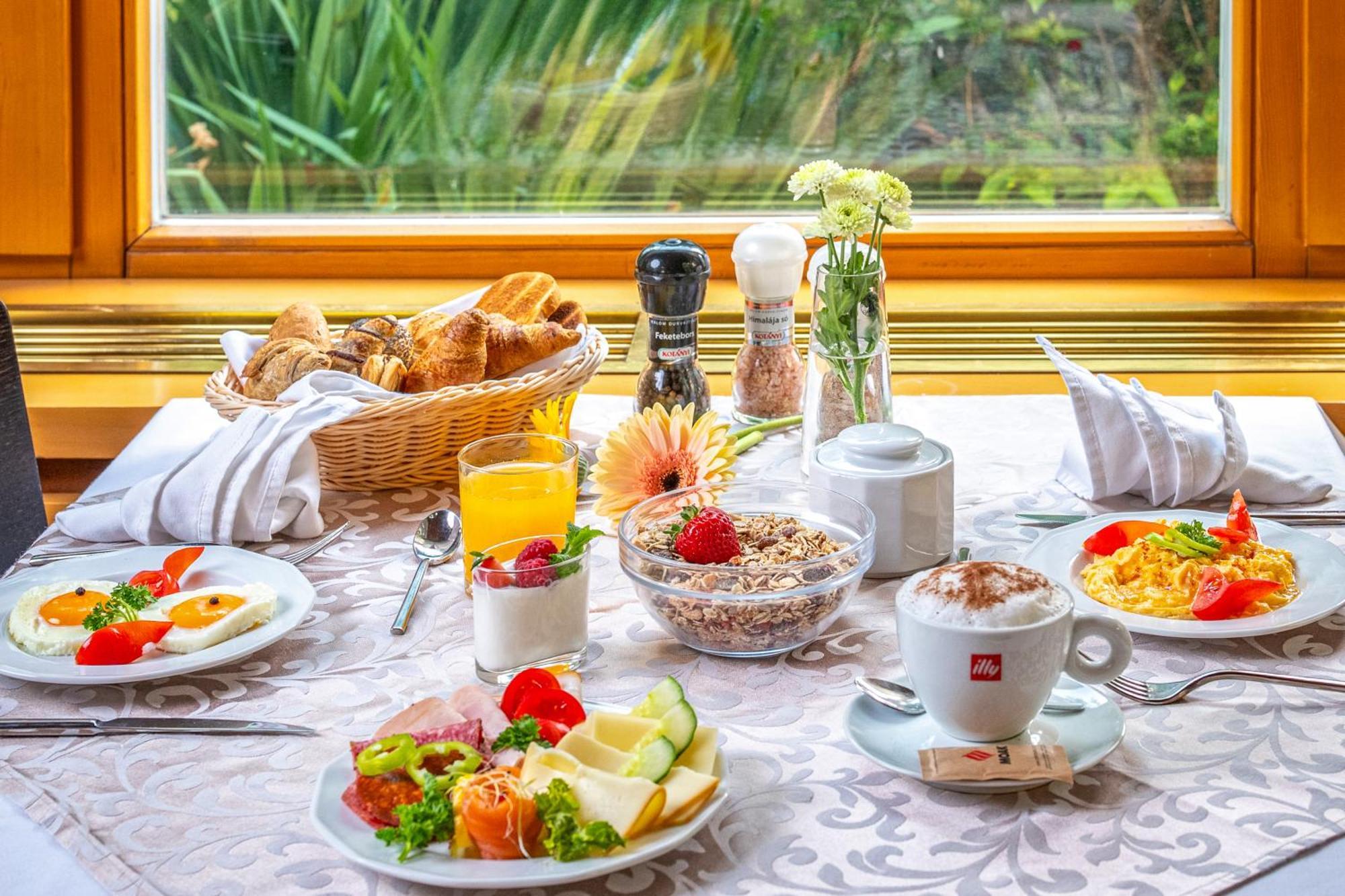 Corvin Sissi Wing Hotel Budapest